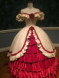 La Parte Superior Del Cuerpo Femenino Era Oprimida Con La Basquina Prenda Superior Tipo Corse De Material Rigido Pr Historical Dresses Vintage Gowns Fashion