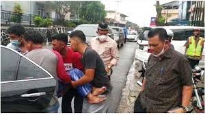 Driver untuk bos/direksi kantor ~ driver persyaratan: Kecelakaan Di Tanjungpinang Gubernur Kepri Turun Tangan Bantu Korban Lakalantas Tribun Batam