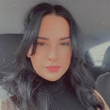 Alexa Larson's Instagram, Twitter & Facebook