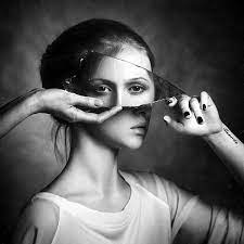40 Great Art Photography Examples For Inspiration Bored Art Reflection Photography Portrait Photography Model Photography