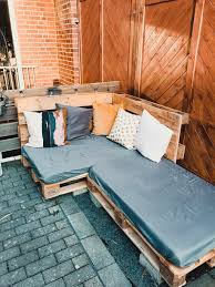 Palettensofa Bilder Ideen In 2020 Paletten Couch Mobel Aus Paletten Palettencouch