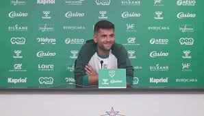 "J'essaie de construire une nouvelle équipe" : l'AS Saint-Étienne lance sa saison ce soir à Sochaux — ici.fr