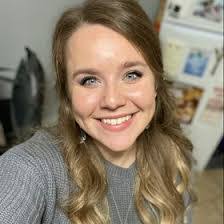 Nicole Middaugh's Instagram, Twitter & Facebook