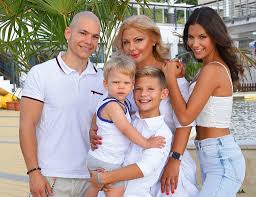 Maybe you would like to learn more about one of these? 48 Evesen Lett Nagymama Raba Timea Megmutatta Tunderi Unokajat Hazai Sztar Femina