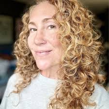 Susan Oller's Instagram, Twitter & Facebook