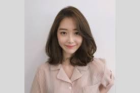 Selain perawatan rambut pendek terbilang mudah. 7 Model Rambut Pendek Wanita Korea Yang Tren Di 2021