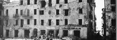 L'8 settembre 1943, alle ore 19.42, gli italiani apprendono dalla radio la notizia della firma dell'armistizio, siglato segretamente il 3 settembre a . 8 Settembre 1943 Frascati Bombardata Dagli Alleati 500 Civili Morti