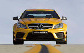 Galerie Photo Mercedes C63 Amg Coupe Black Series Un Jaune Tres Mechant Mercedes C63 Amg Mercedes Mercedes Benz