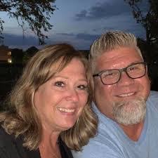 Deena Wall's Instagram, Twitter & Facebook