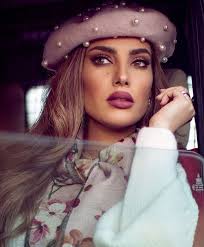 Pin By Ronothi Torres On Leona Noon S Fabulous Fantasy Collection World Persian Women Arab Women Women