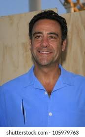 3+ Hundred Brad Garrett Royalty-Free Images, Stock Photos & Pictures