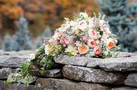 How to make a diy cascading wedding bouquet? A Lush Cascading Bridal Bouquet Chic Vintage Brides