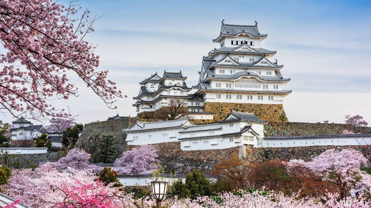 Japan's Largest And Most Visited Castle Is An Imposing, Well-Preserved  Fortress Packed With Historic Importance