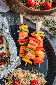 Da der käse schon sehr würzig und salzig schmeckt, verzichte ich bei der zubereitung meiner. Leckere Susskartoffelspiesse Und Gefullte Feta Packchen Vom Grill
