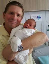 Happy Thai Father's Day, everyone! สุขสันต์วันพ่อครับ ทุก ๆ คนครับ This is  my first Father's Day as a father. I'm excited and delighted at the same  time! ปีนี้คือครั้งแรกที่ผมฉลองวันพ่อในฐานะเป็นพ่อ  รู้สึกตื่นเต้นและก็ตื้นตันในขณะเดียวกัน May you all have