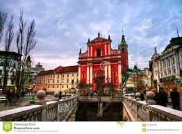 Boek nú voordelig een vakantie naar ljubljana altijd de beste prijs geen boekingskosten aangesloten bij anvr en sgr als beste beoordeeld. Pont Triple Avec L Eglise Et Vieux Batiments Celebres A Ljubljana Slovenie Image Stock Image Du Slovenia Tourisme 112519235
