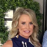 Robin Mcalister's Instagram, Twitter & Facebook