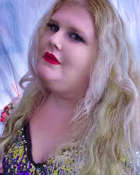 curvy.laura.rock • Instagram photos and videos