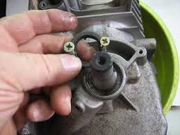 Extraire Un Joint Spi Comment Retirer Un Joint Spi Changer Un Joint Spi Youtube