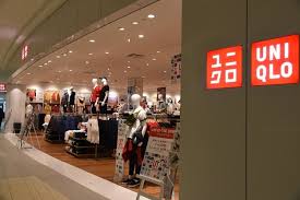 It is located on the northwest corner of the davis drive west and yonge street intersection. Uniqlo Arrives At Upper Canada Mall In Newmarket York Link
