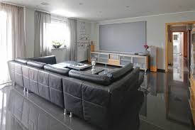 Dort wird auf ihren antrag hin geprüft, ob sie ein anrecht auf eine öffentlich geförderte wohnung haben. 2 Gewerbehallen M Buros Wohnungen Garagen Photovoltaik Venek Immobilien
