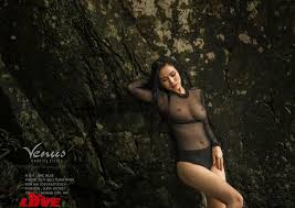 Full bộ ảnh Linh Miu lộ ngực trần bên Suối » 9xLove