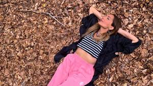 Το open beyond ξεκίνησε τη λειτουργία του ως epsilon την τετάρτη 11 σεπτεμβρίου του 2013, αντικαθιστώντας το κανάλι 902. My Greece Open H Despoina Bandh Ta3ideyei Sto Phlio 1 11