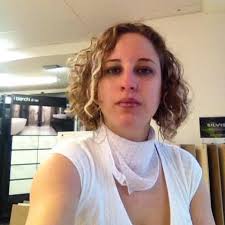 Hello! I'm fairly new to town and need a new hairdresser! Looking for  someone who specializes in curly hair cuts 🙂 Thank you!