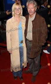 Born july 30, 1963) is an american actress, comedian, writer, and producer. Photos And Pictures Photo By Lee Roth Star Max Inc Copyright 2003 9 24 03 Lisa Kudrow And Michel Stern At The Los Angeles Premiere Of Wonderland Hollywood Ca
