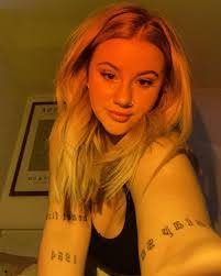 Tammy Towles's Instagram, Twitter & Facebook