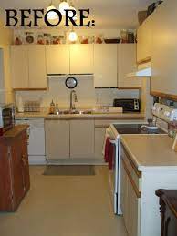 They tend to get scratched and nicked with normal use, and many countertops have a burn mark or two. Simply Chic Treasures 1980 S Melamine Cupboard Update Melamine Update Cupboard 1980 Cabinets Kitchen Cabinet Doors Lamina Schrank Kuche Kuchenumbau Neue Kuche