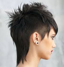 Der perfekte haarschnitt für dich! Frisuren Fur Damen Frisuren Stil Haar Kurze Und Lange Frisuren Frisuren Kurze Haare Stylen Nena Frisur Schone Frisuren Kurze Haare