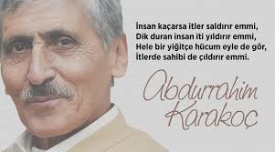 Hayat kapısından tek tek her giriş ecele doğru toprakta sürünür bebek her karış ecele doğru i̇ster yürü, ister bekle i̇ster çıkart, ister ekle. Faydali Paylasimlar Dik Dur