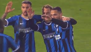 La llegada de eriksen confirma el gran crecimiento del proyecto del inter, que está peleando por el scudetto con la juventus y en este mercado ya había firmado a ashley young y victor moses. Christian Eriksen Cetak Gol Inter Milan Menang 2 0 Atas Ludogorets Liga Id