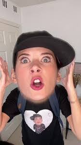 Keri Cochran's Instagram, Twitter & Facebook