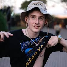 Tipos de maquinillas de cortar el pelo. Biografia De El Menor Edad Estatura Pack Novia Freestyle Rapero Laletrade Biografias Musica Y Letras