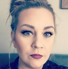 Ashley Follett's Instagram, Twitter & Facebook