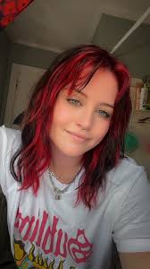 I stared into the void and it stared back" lol just wanted to paint a cute  black cat 😅🐱 heres with and without the flash