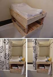 fabrication d une table a langer sur mesure a poser sur la baignoire le rideau de douche protege la wickeltisch wickeltisch badewanne badewannen wickelaufsatz