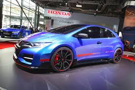 The front of the car features a new chrome wing design that flows across the top of the headlamps. Honda Civic 2015 Auch Als Sport Variante Auto Medienportal Net
