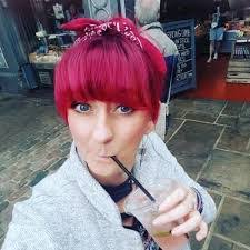 Shelley Pascoe's Instagram, Twitter & Facebook