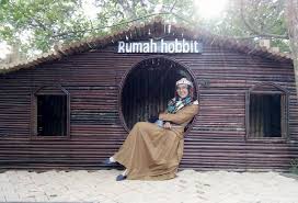 Welna eco spa resort таруса. Rumah Hobbit Di Pantai Alam Datuk Tempat Wisata Keren Untuk Keluarga Kontra