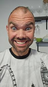 We are looking for actors with big eyes for a commercial. PAID. Email  me+fear@roadcasting.co for more info 🥅