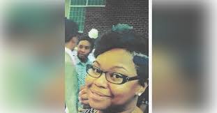 Tara Getter's Instagram, Twitter & Facebook