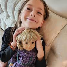 Ophelia Beck's Instagram, Twitter & Facebook