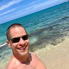 For the past 6 years, I've had the great privilege of Drew Vogel teaching  me his jiu-jitsu. At the end of this week, Drew, Chrissie, and their son  are leaving Seattle to