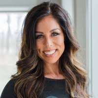 Jeni Lee's Instagram, Twitter & Facebook