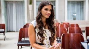 Gelencsér timi 10 nap után elhagyhatta a karantént, már nincs szükség arra, hogy elzárva élje az életét a koronavírus miatt. Gelencser Timi 24 Hu