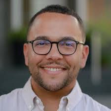 Robert Hartwick's Instagram, Twitter & Facebook