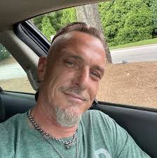 Thomas Siracusa's Instagram, Twitter & Facebook